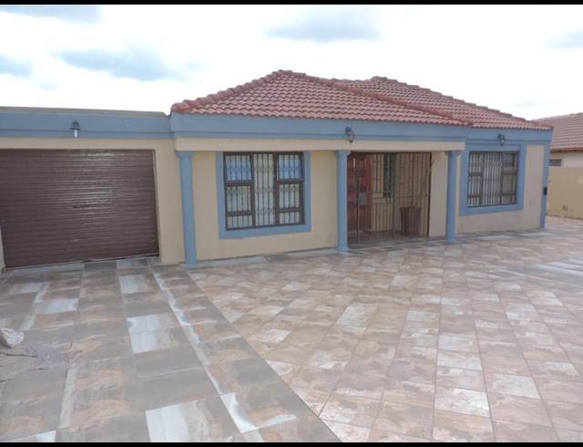 3 BEDROOM HOUSE FOR SALE IN BIRCH ACRES